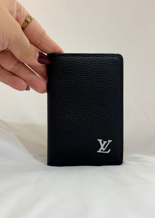Porta Cartao Lv Preto com detalhe em prata ( Linha Premium)